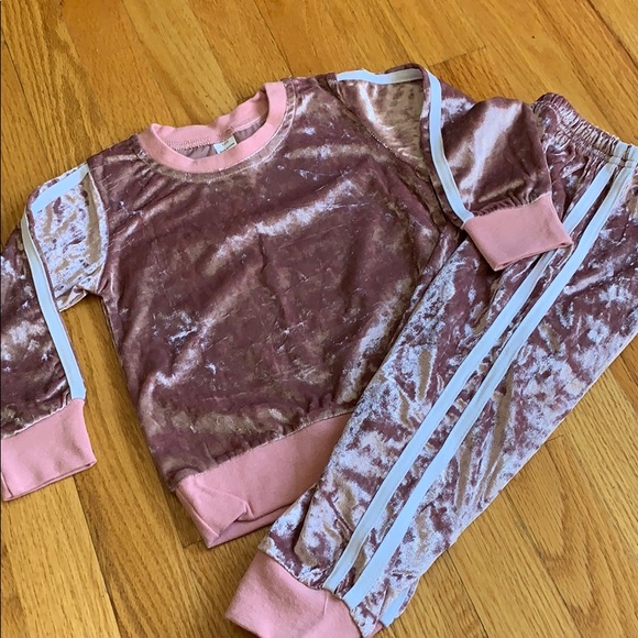 Brand new crushed velvet jogger set size 12 months - Picture 3 of 8
